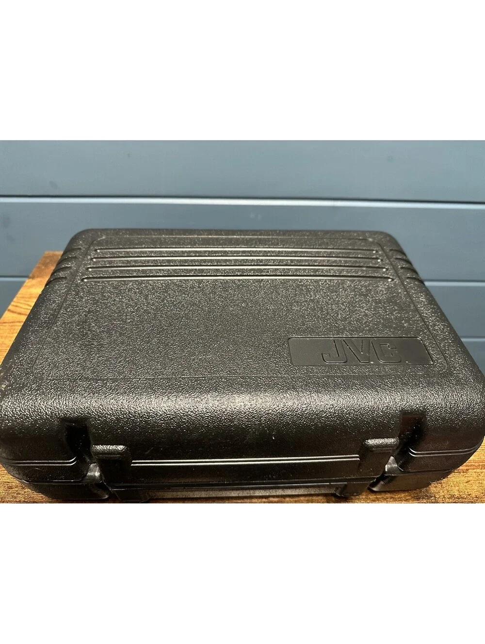 JVC GR-323 VHS-C Camcorder Bundle Case Manual Charger Tapes Powers On READ